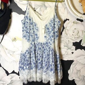 Maeve Anthropologie NWT size M blue lace floral mini dress tunic cottage core